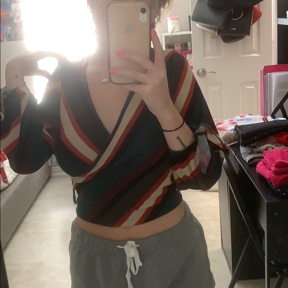 Crop top! - Picture 2 of 2